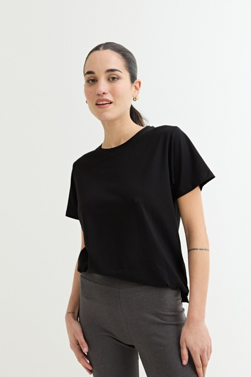 Remera básica cuello redondo NEGRO