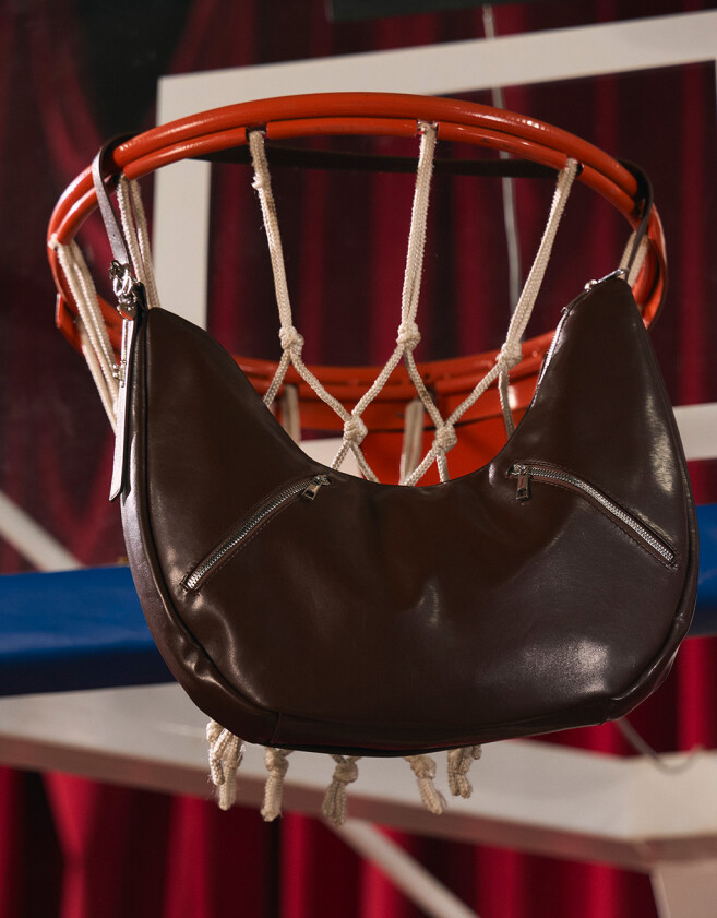 Saca Cartera Saca Con Charm - Marron Oscuro
