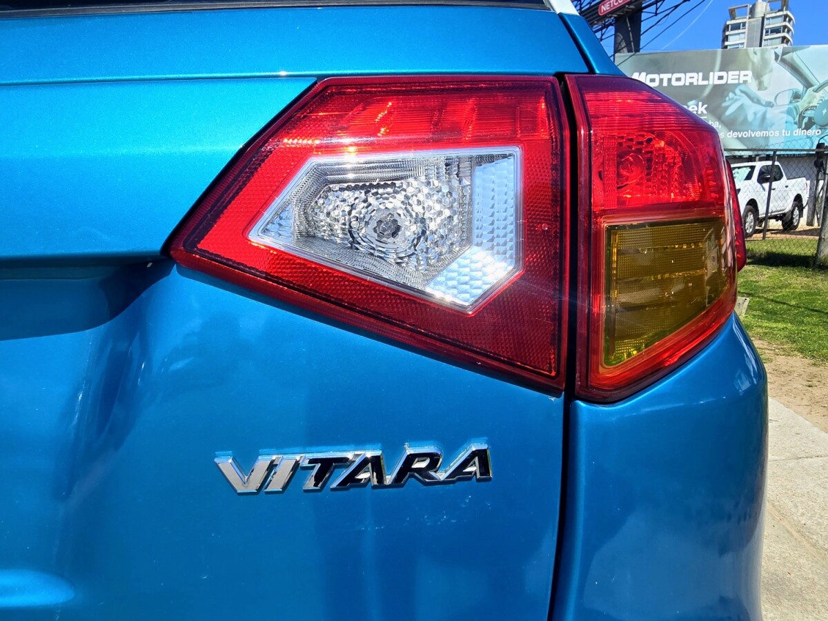 Suzuki Vitara GLX EXCELENTE ESTADO! | Permuta / Financia Suzuki Vitara GLX EXCELENTE ESTADO! | Permuta / Financia