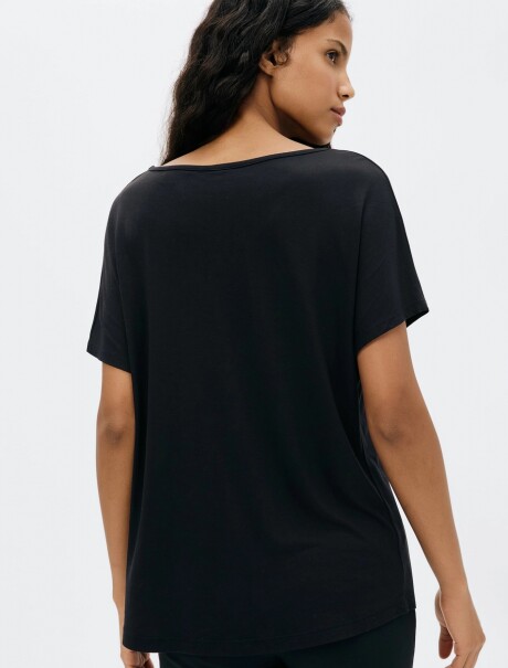 BLUSA BÁSICA MANGA CORTA NEGRO