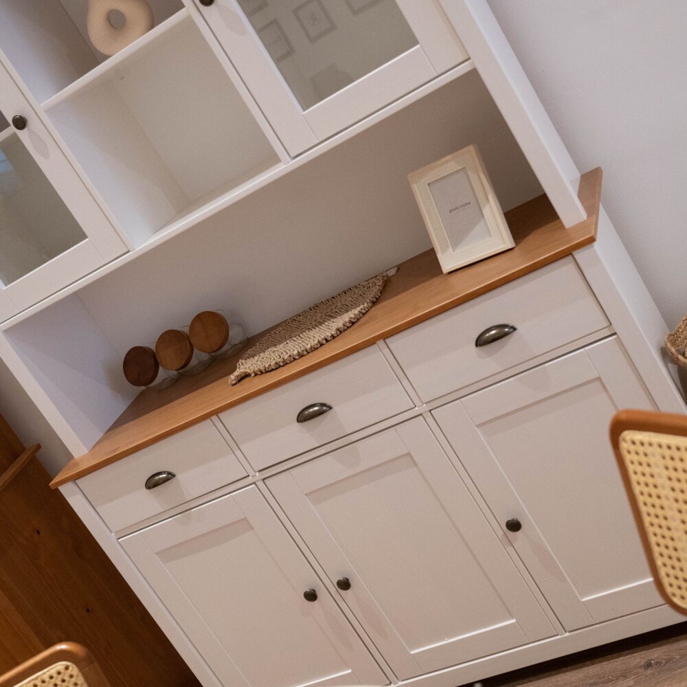 Cristalero - 5 Puertas - 3 Cajones - Línea Colonial Blanco/Freijo