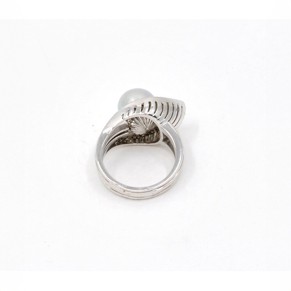 Anillo En Oro Blanco, Brillantes Y Perla De Cultivo De 9 Mm Anillo En Oro Blanco, Brillantes Y Perla De Cultivo De 9 Mm