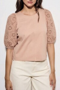 Remera Manga Globo Broderie Rosa