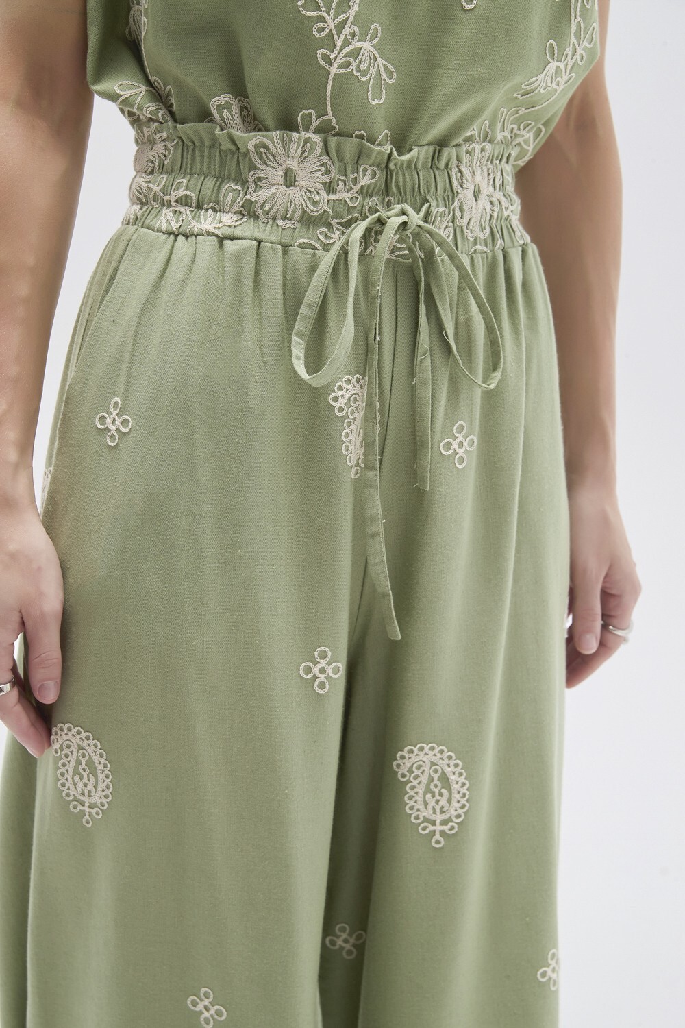 Pantalon Cilae Verde Grisaceo