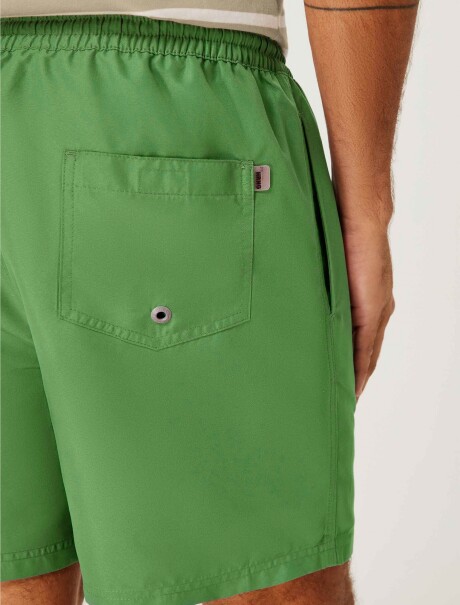 SHORT DE BAÑO CON SUSPENSOR VERDE