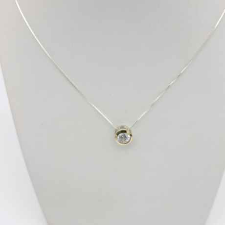 Conjunto de plata 925 con punto de luz en double de oro 18 ktes. Conjunto de plata 925 con punto de luz en double de oro 18 ktes.