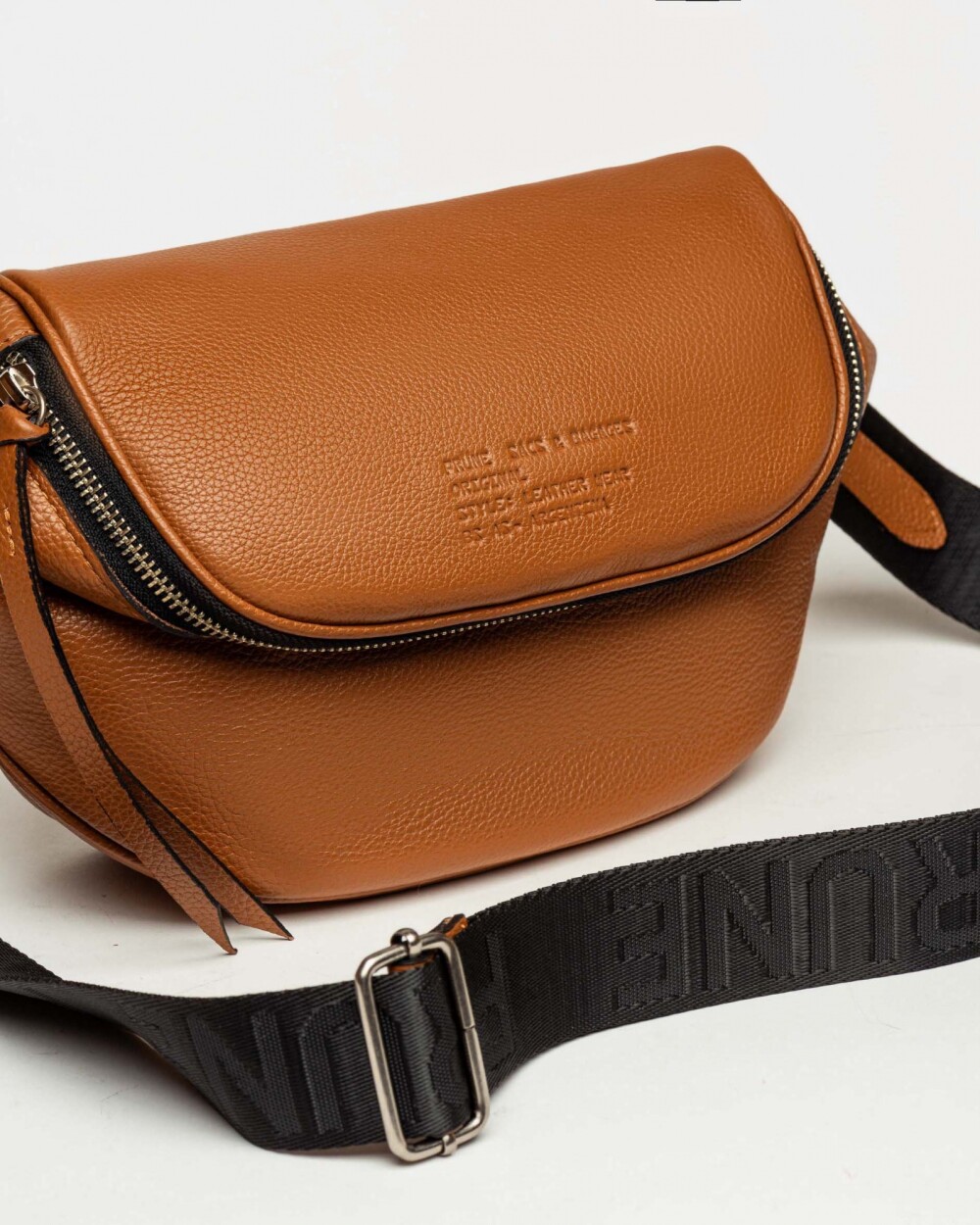 Bandolera Soft en cuero graneado Marron