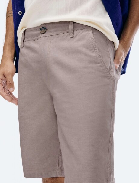BERMUDA BÁSICA MODELO CHINO BEIGE