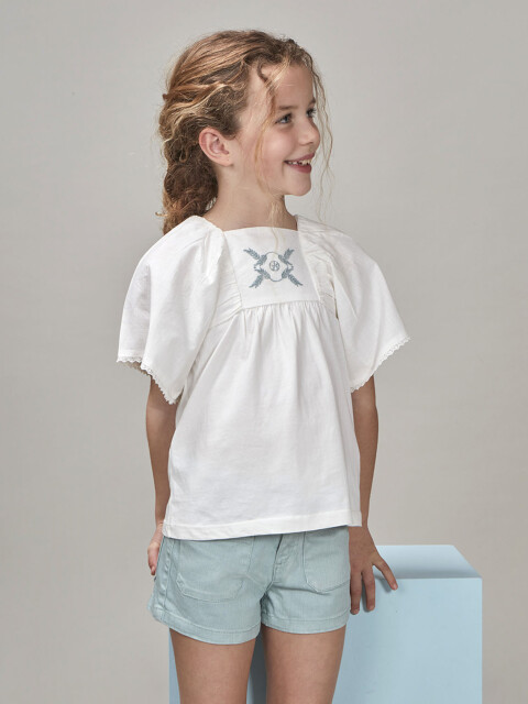 Camiseta Con Bordado Blanco