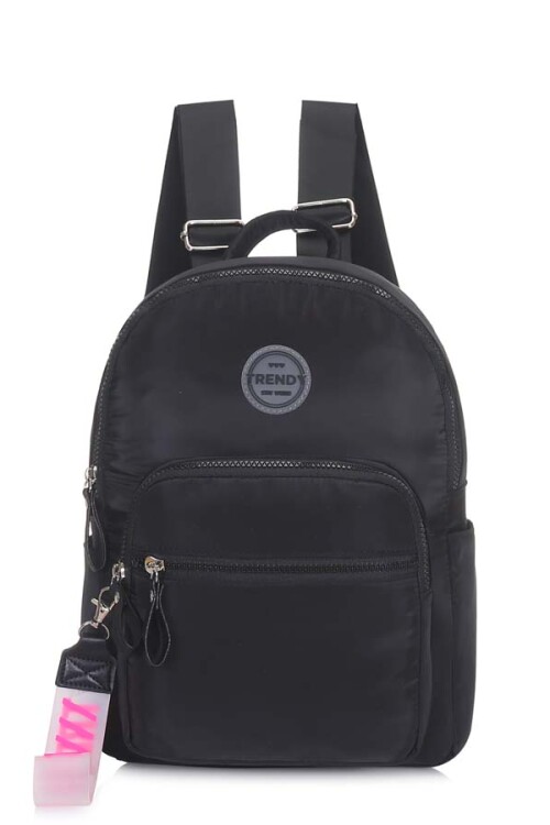 Mochila nylon compartimiento lateral y triple cierre Negro