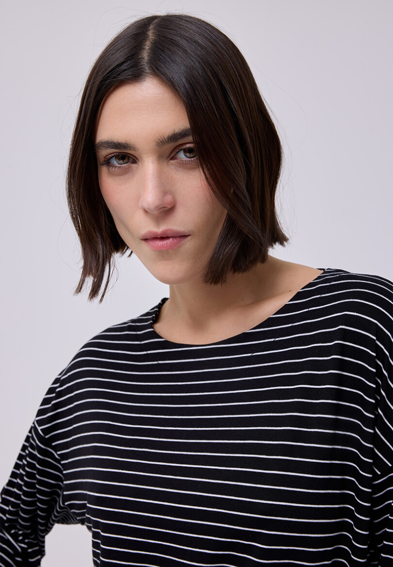 Remera Raya Negro