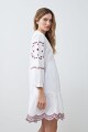 Vestido midi con bordados blanco