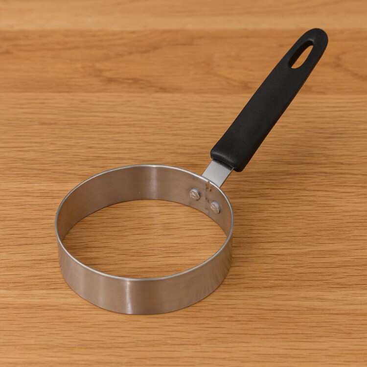 MOLDE PARA HUEVO FRITO CON ASA DE PLASTICO MOLDE PARA HUEVO FRITO CON ASA DE PLASTICO