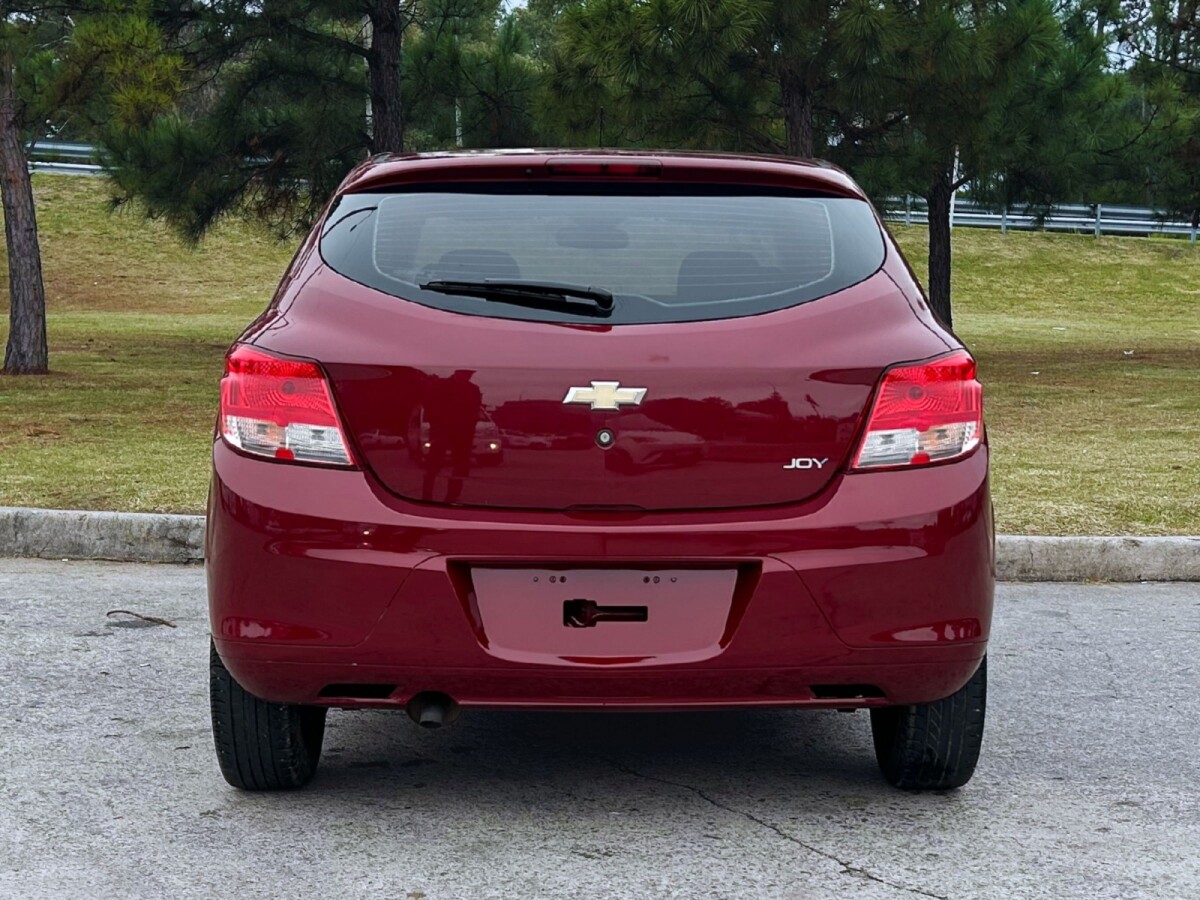 Chevrolet Onix Joy 1.0 Extra Full Permuta / Financia Chevrolet Onix Joy 1.0 Extra Full Permuta / Financia