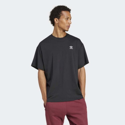 Remera Adidas Trifolio Essentials Negro