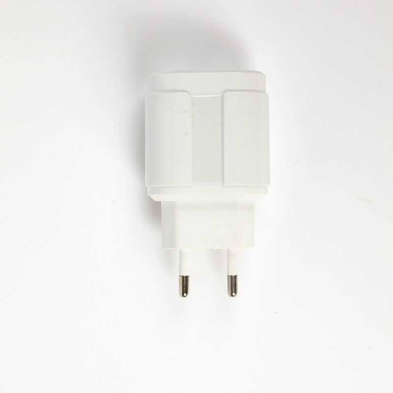 Cargador Iphone DK-C01 carga rapida 3.0A con cable lightning Cargador Iphone DK-C01 carga rapida 3.0A con cable lightning