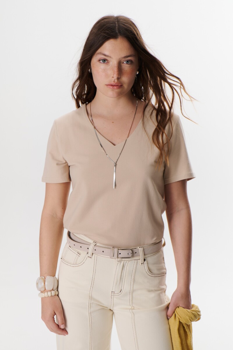 REMERA V DOBLE BEIGE