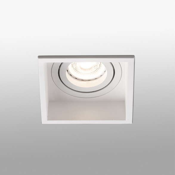 Downlight cuadrado blanco orientable s/zoc 89mm FA2088