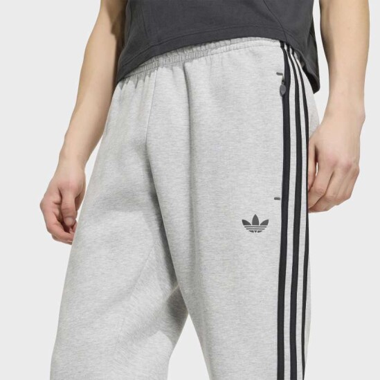 Pantalón Adidas Spacer Teamgeist 26 Cutline Cuffed Gris