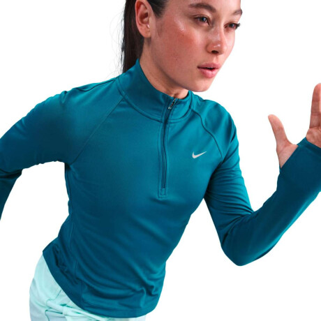Remera Nike Tempo Swoosh Run Dri-Fit 1/4-Zip Running Top de Mujer verde