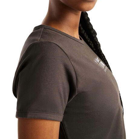 Remera New Balance Trackside Ringer Black