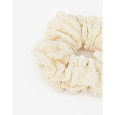 Scrunchie Con Textura Blanco Crudo