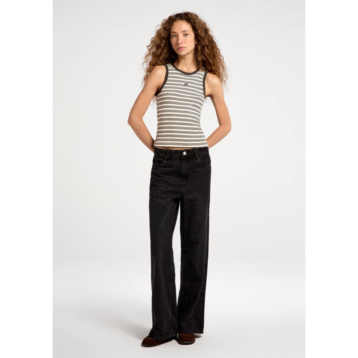 REGATA FEM - OFF WHITE E MARROM 