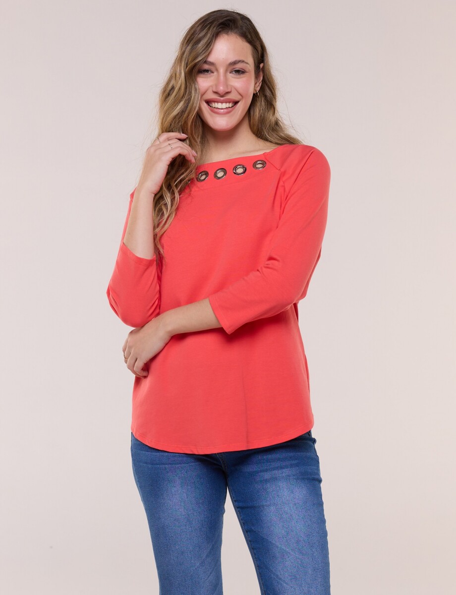 Remera Escote Bote Con Ojalillos Metálicos - Coral 