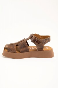 Sandalia Cangrejera Con Plataforma Chocolate
