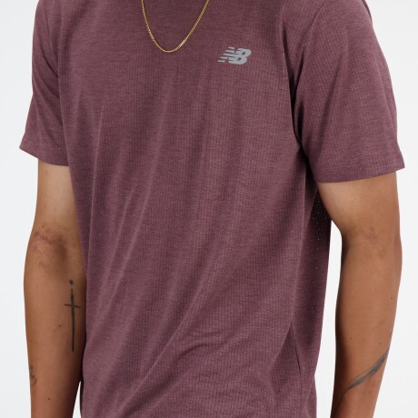 Remera New Balance de Hombre - ATHLETICS RUN - MT41253LRC WINE