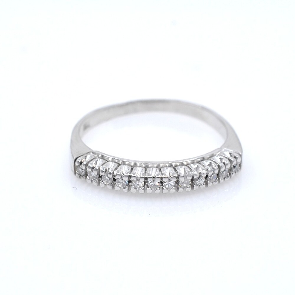 Anillo medio sin fin en oro 18k blanco con brillantes Anillo medio sin fin en oro 18k blanco con brillantes