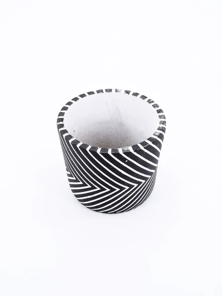 MACETA LINES NEGRO