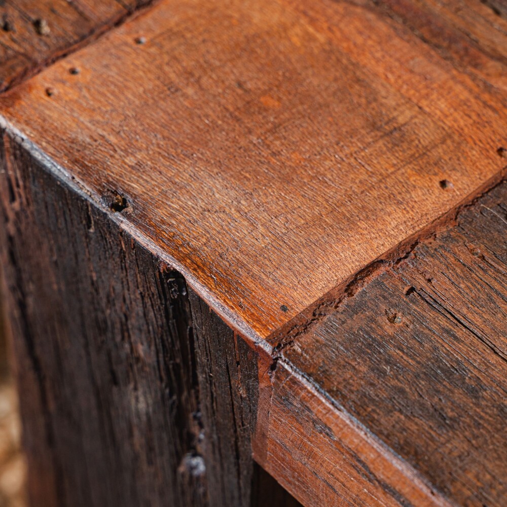 Mesa central, Bali Mesa central, Bali