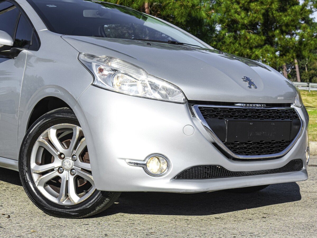 Peugeot 208 ACTIVE 1.2 EXTRA FULL| Permuta / Financia Peugeot 208 ACTIVE 1.2 EXTRA FULL| Permuta / Financia