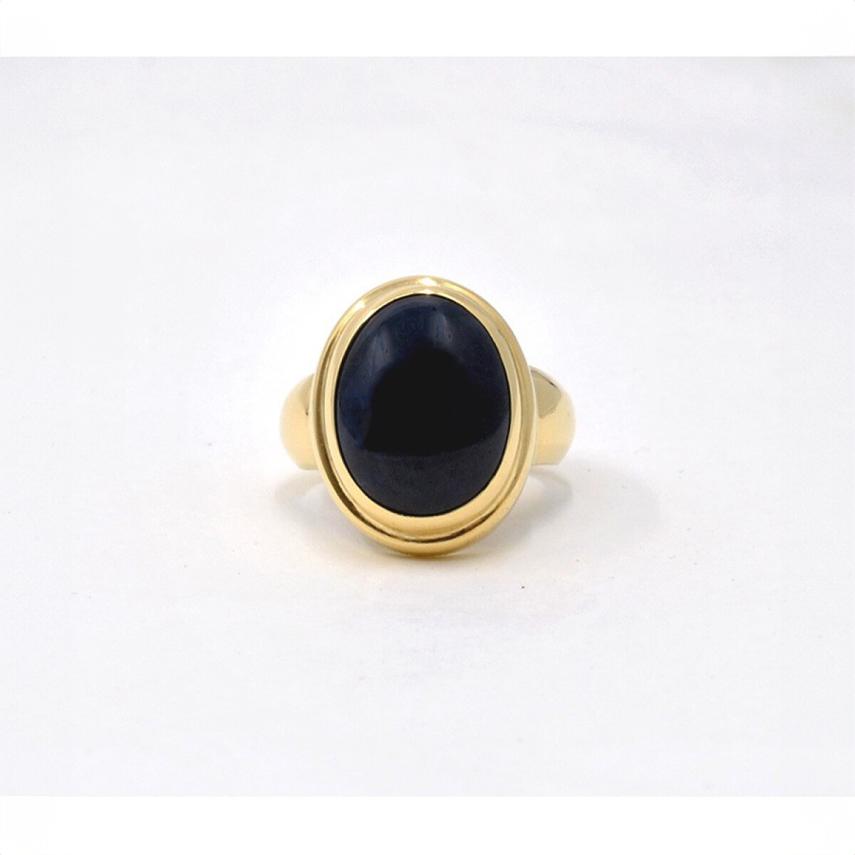 Anillo En Oro 18K Amarillo Con Zafiro Cabujon 