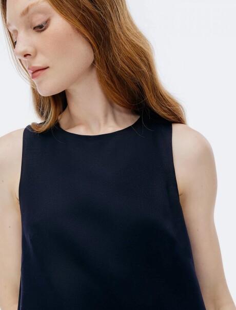 VESTIDO CORTO SIN MANGAS NEGRO