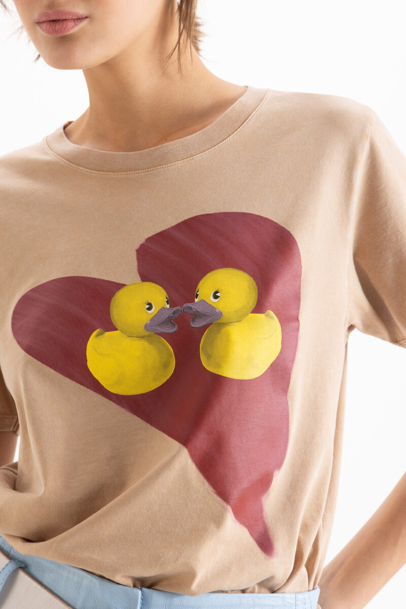 REMERA DUCK Camel