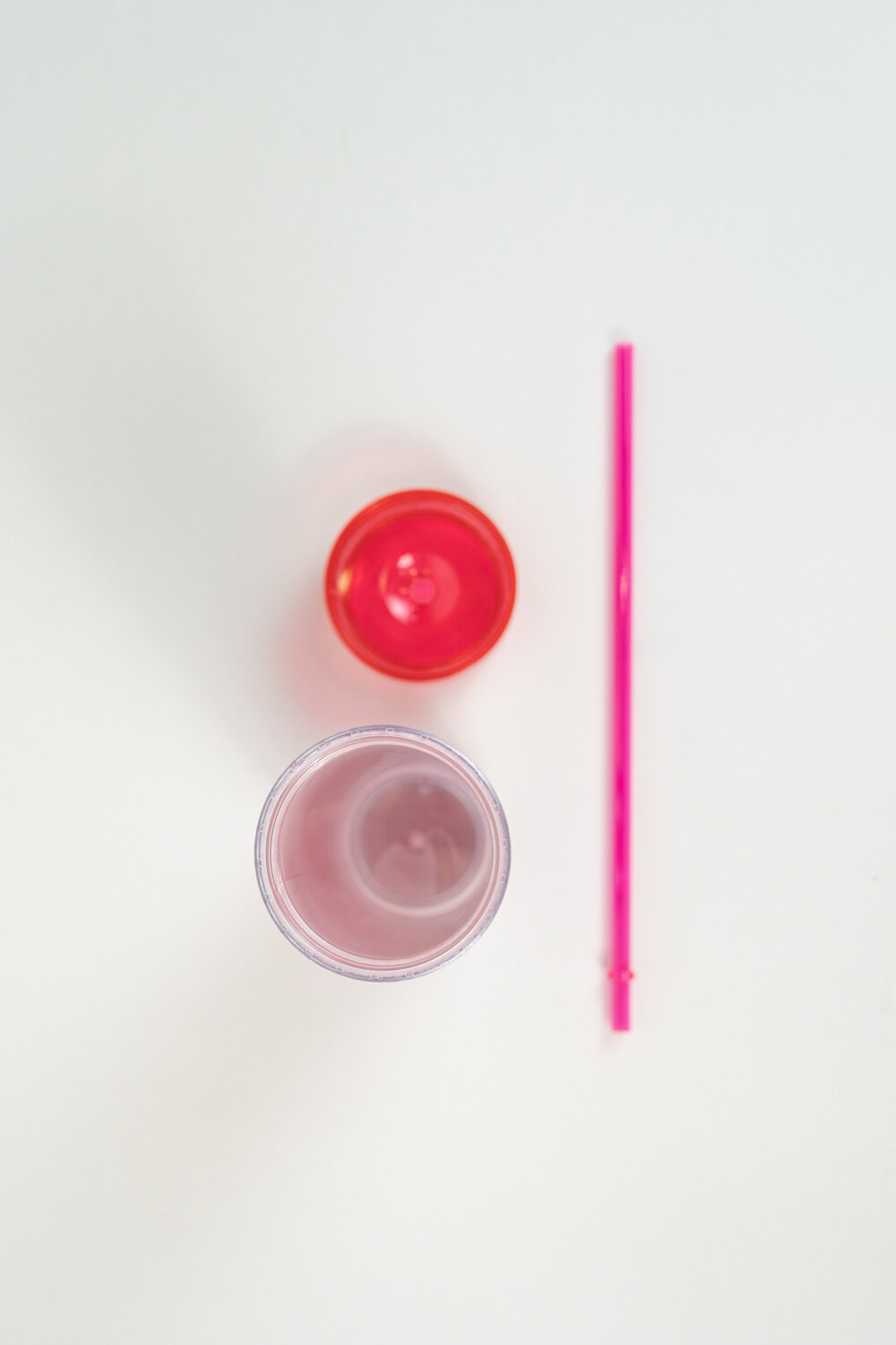 Vaso Con Tapa + Sorbito Gaiman Rosa