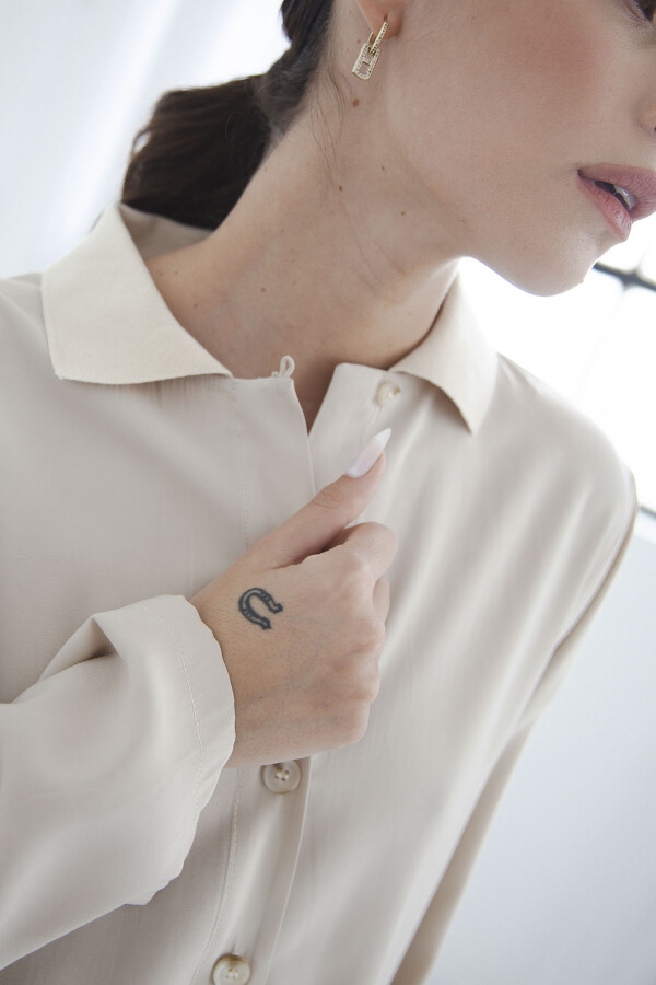 CAMISA SOFT CUELLO BEIGE