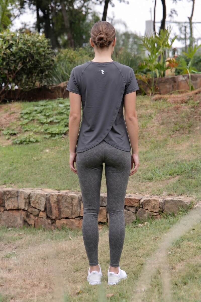 Remera de Microfibra. Gris