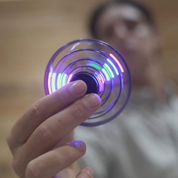 Juguete Giratorio Volador Bola Spinner Drone Bateria Luces Variante Color Rojo