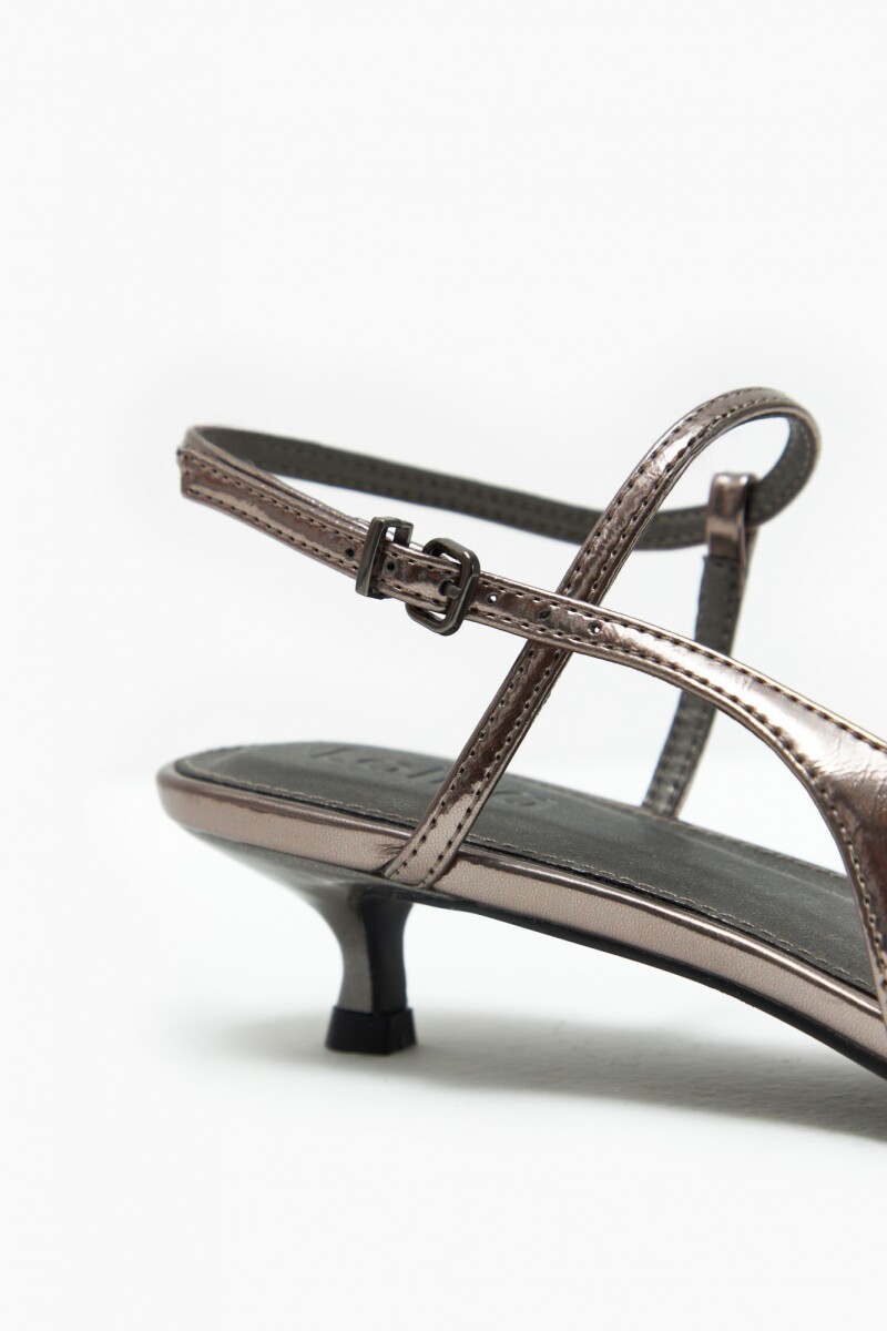 Zapato en punta destalonado peltre