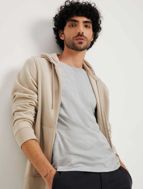 MUSCULOSA BÁSICA WORLD GRIS