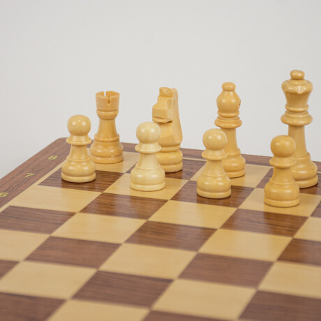 Juego De Mesa Ajedrez En Madera Tablero Y Piezas Sc