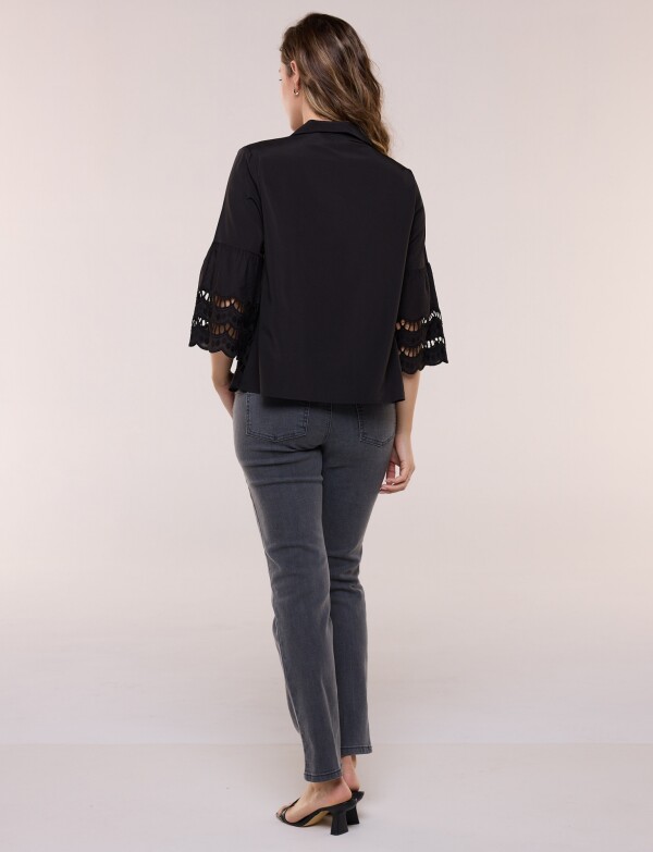 Camisa Con Mangas De Bordado Suizo NEGRO