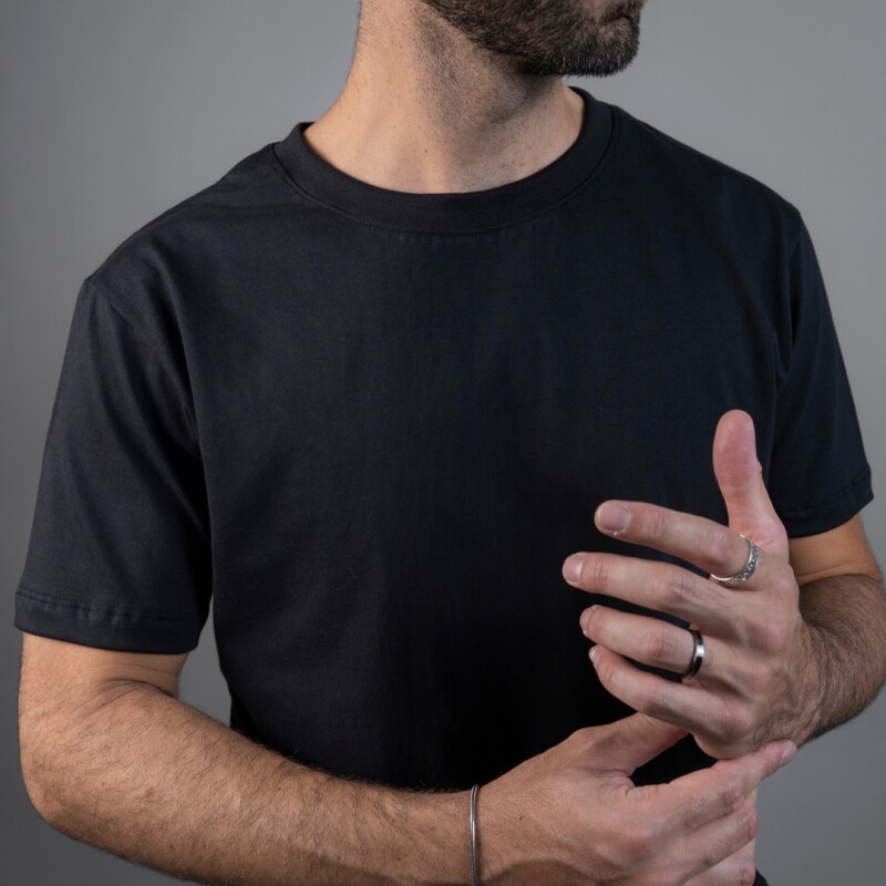 REMERA ALGODÓN Negra