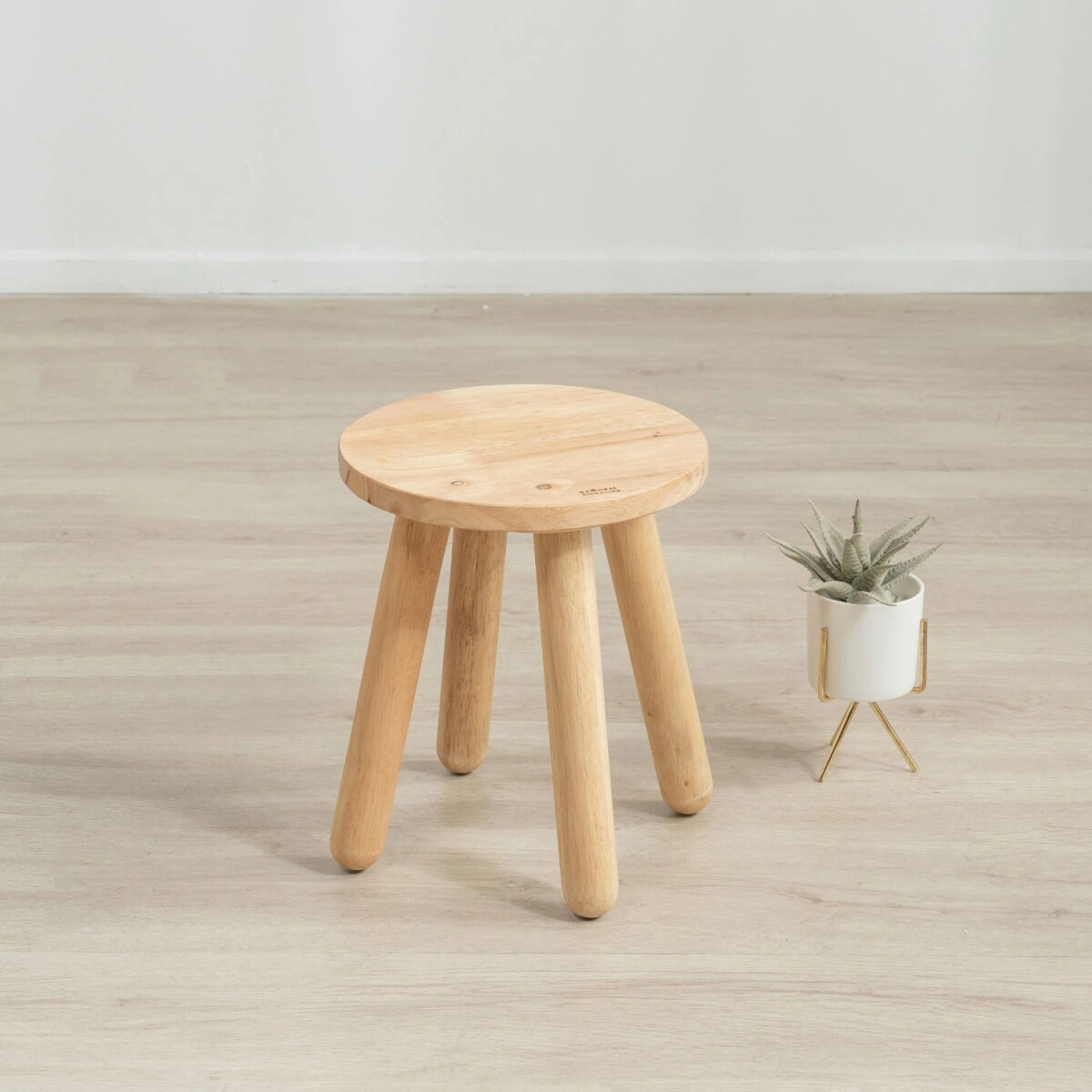 Banquito Petit Natural/madera 