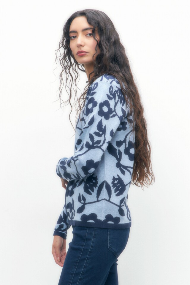 Chaqueta tejida floral celeste