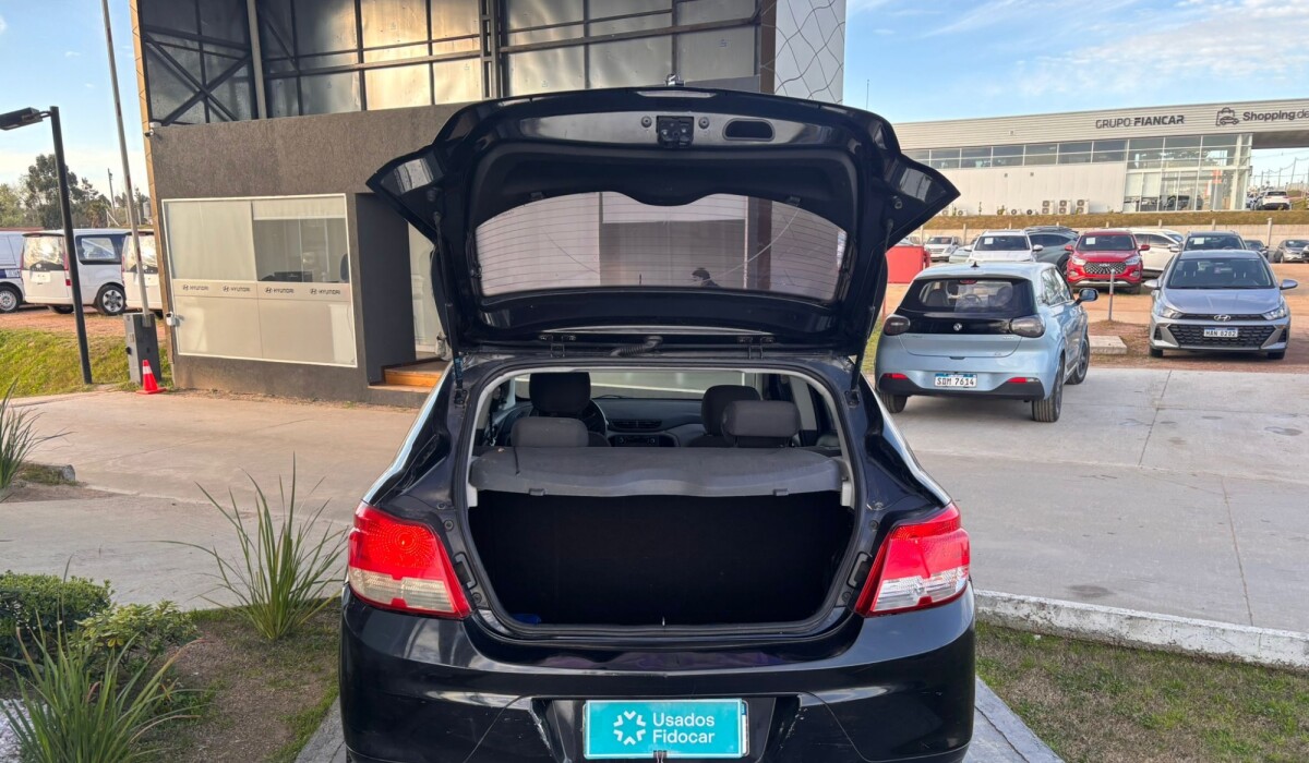 Chevrolet Onix Joy LT - 2018 Chevrolet Onix Joy LT - 2018