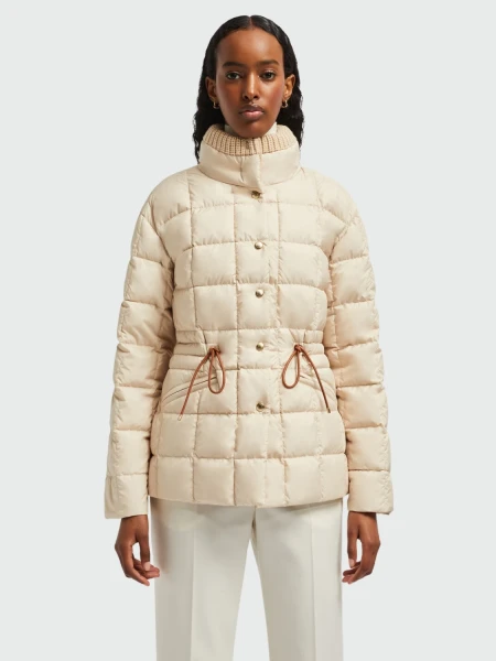 Moncler - Chaqueta rellena de plumas con cintura ajustable, Antigone Beige